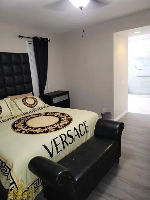 라스베이거스 5 Bed 3.5 Baths 빌라 0*,